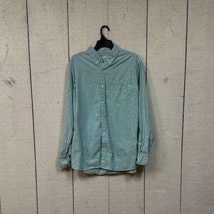 Men's Casual Light Blue Button-Down Shirt